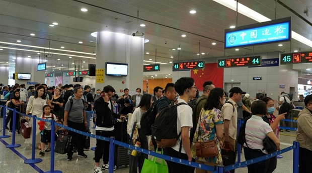Internationaler Flughafen Shanghai Pudong begrüßt rekordverdächtiges Passagieraufkommen