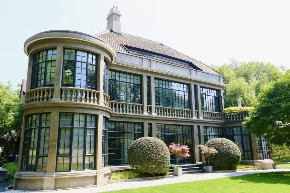 Historische Hotels in Shanghai: Zeitzeugen aus Stein und moderner Gastlichkeit