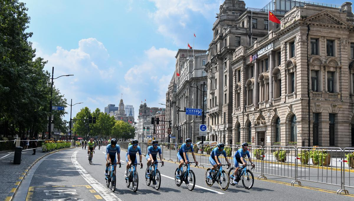 Das Radrennen präsentiert Shanghais neues Stadtbild