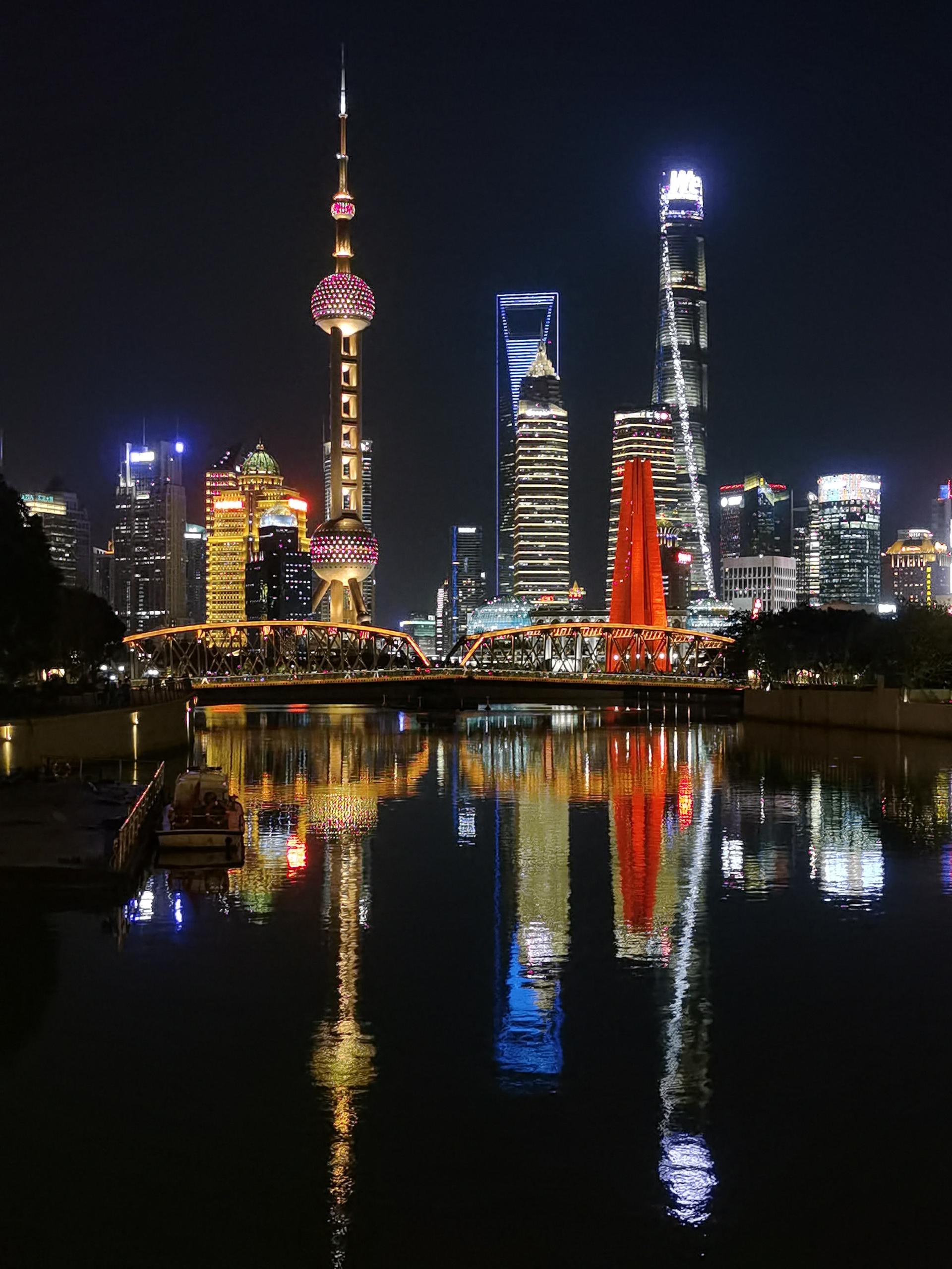 外滩三件套（外白渡桥视角）.jpg
