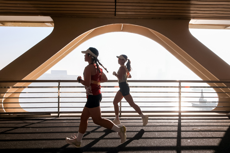 In Bildern: Finale zum zehnjährigen Jubiläum des Hochschul-Hunderter-Staffellaufs startet