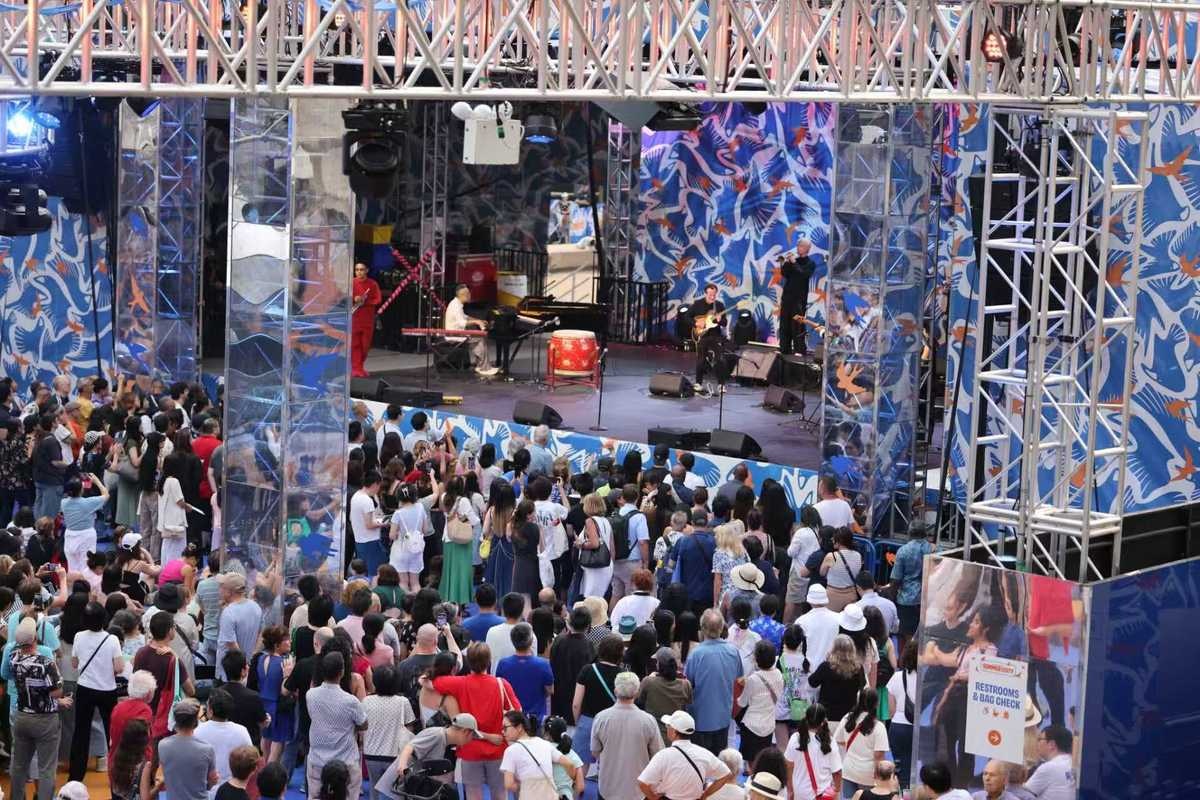 New Yorker tauchen in Shanghais magische Kultur ein