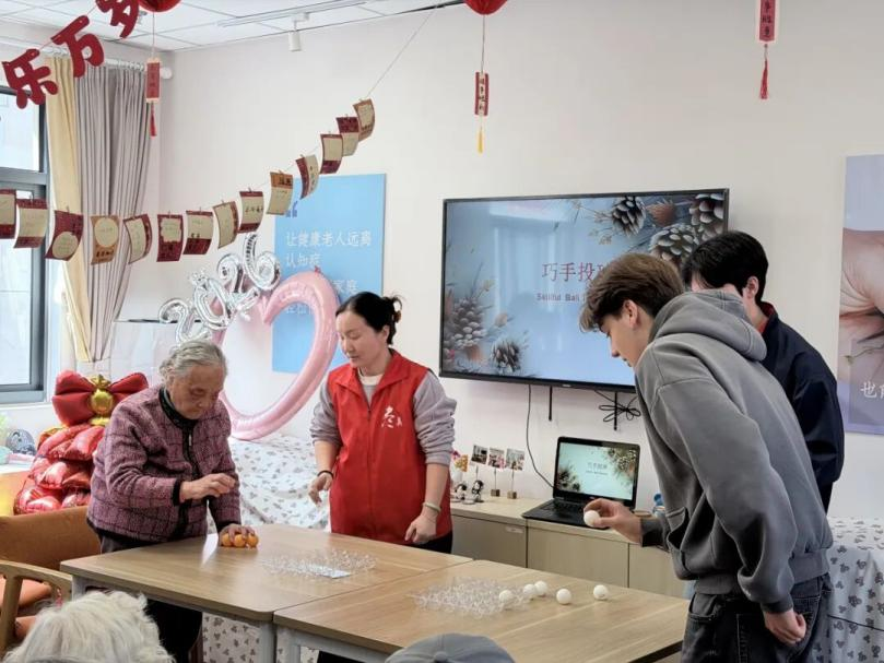 Internationale Freiwillige in Changning im Einsatz