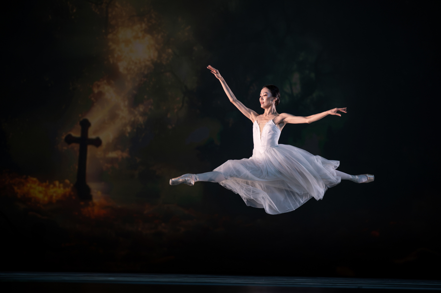 Glanzlichter chinesischer Ballettkunst: Internationale Top-Tänzer begeistern in Shanghai
