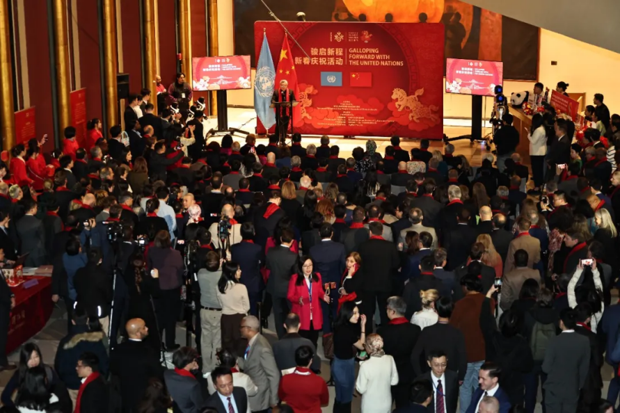 „Shanghai-Pferd“ begeistert im UN-Hauptquartier