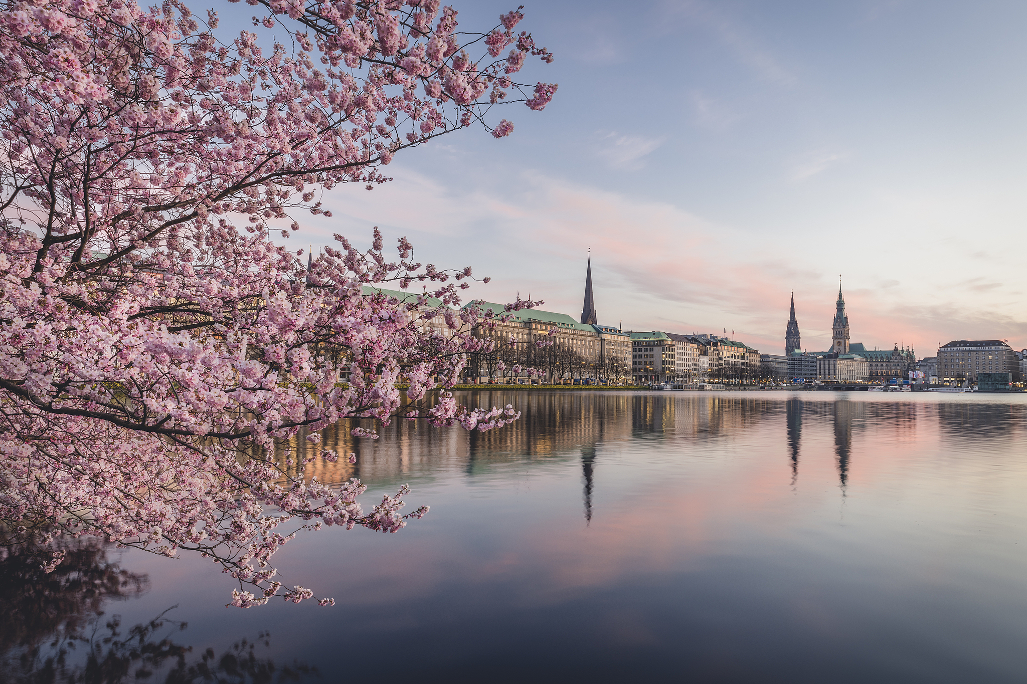 Hamburg: Deutschlands Tor zur Welt mit einer „Shanghaiallee“