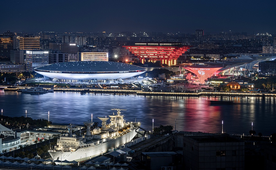 Genießen Sie das Wochenende | Brillante Lichtshow erhellt den Huangpu-Fluss