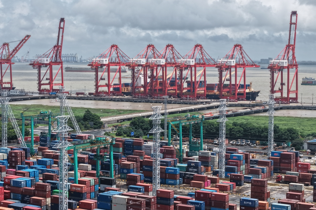 Shanghais Außenhandel verzeichnet 2025 Rekordwachstum