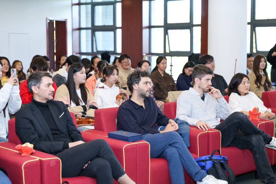 Meisterkurs des NDR Elbphilharmonie Orchestra begeistert Studierende