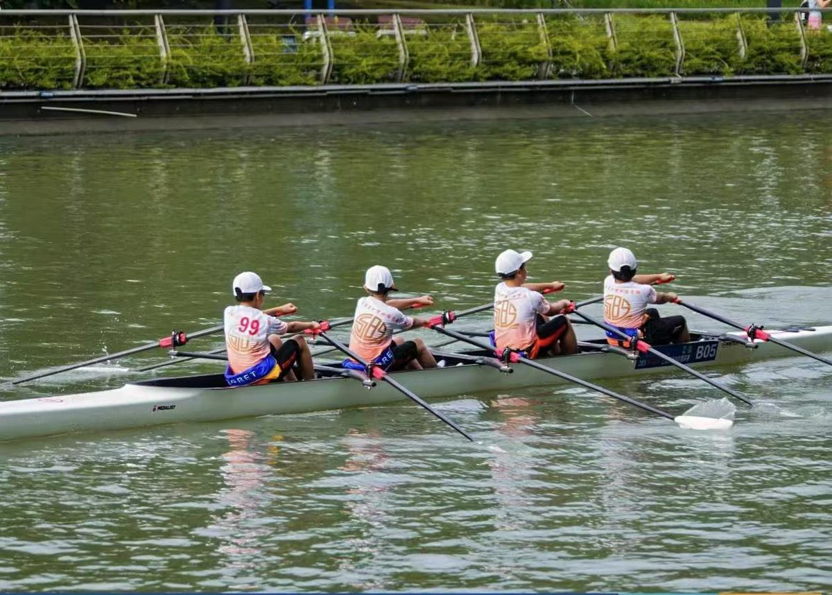 Regatta zieht Ruderer aus aller Welt auf den Suzhou-Fluss in Shanghai an