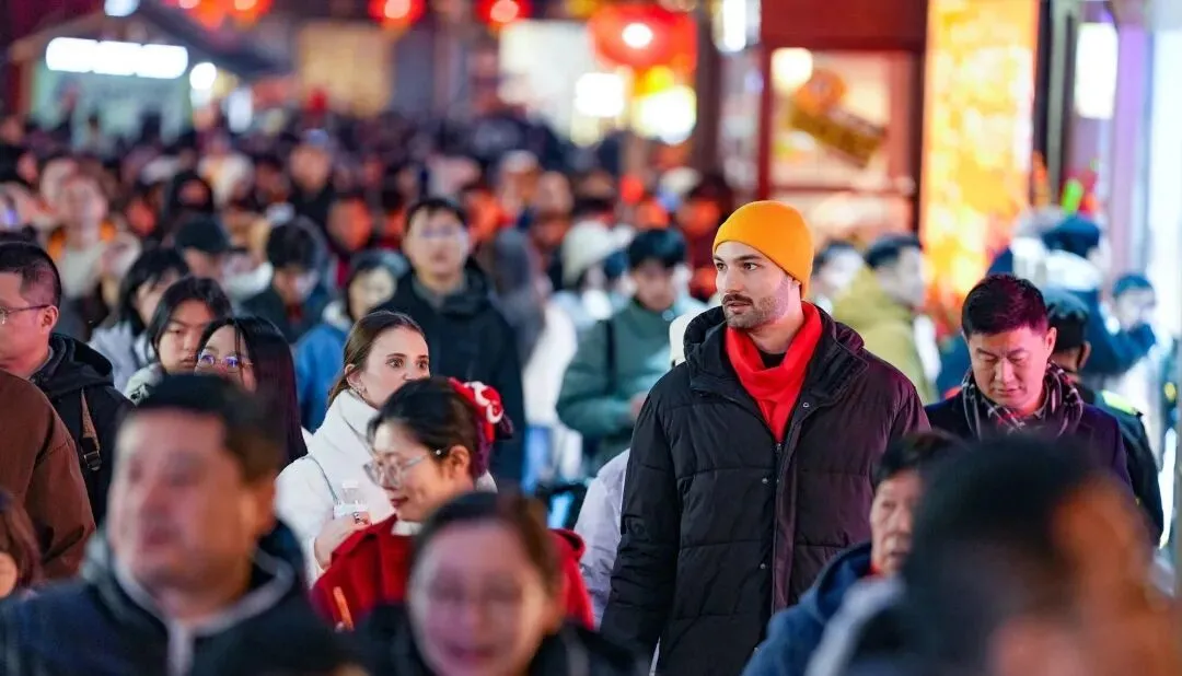 Frühlingsfest belebt Tourismus und Konsum in Shanghai