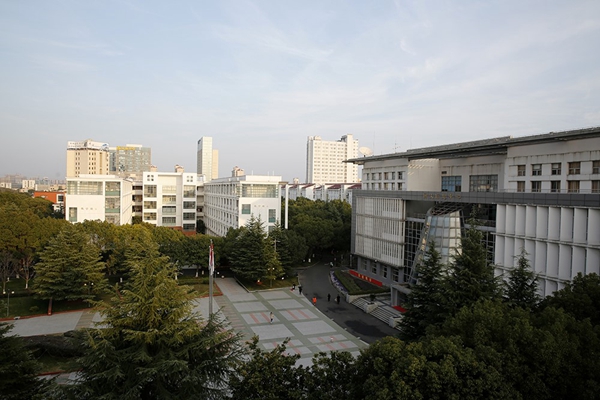 Wirtschaftsschule Shanghai (Shanghai Business School)