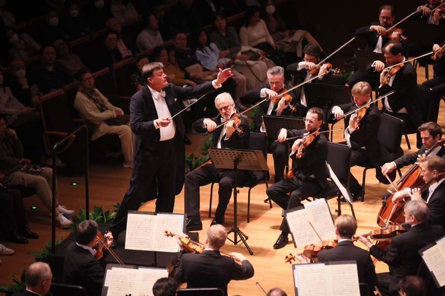 Wiener Philharmoniker schaffen reines deutsch-österreichisches Klangfest in Shanghai