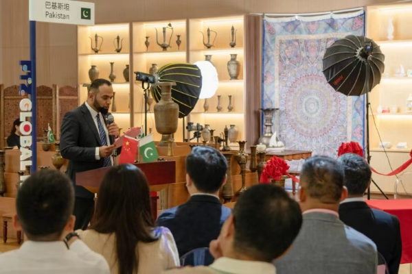 Pakistan präsentiert seinen Waren-Pavillon auf Douyin in Shanghai