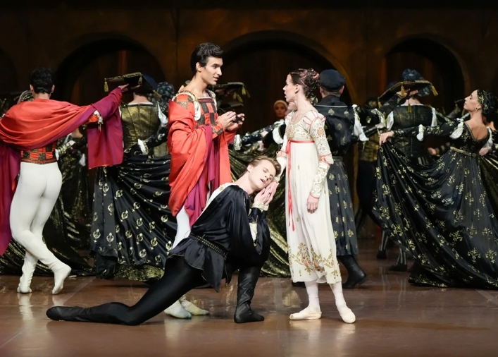 Deutsche und österreichische führende Theater und Künstler glänzen im goldenen Herbst in Shanghai