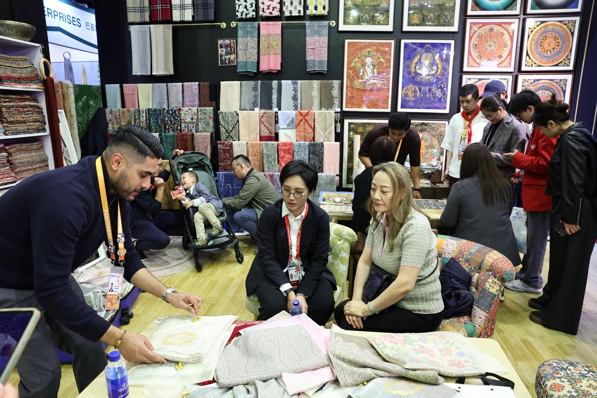 In Bildern: Besucherzahl der achten CIIE erreicht Rekordniveau