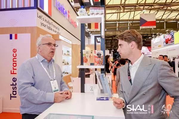 Internationale Lebensmittelausstellung (SIAL) versammelt globale Lebensmittel in Shanghai