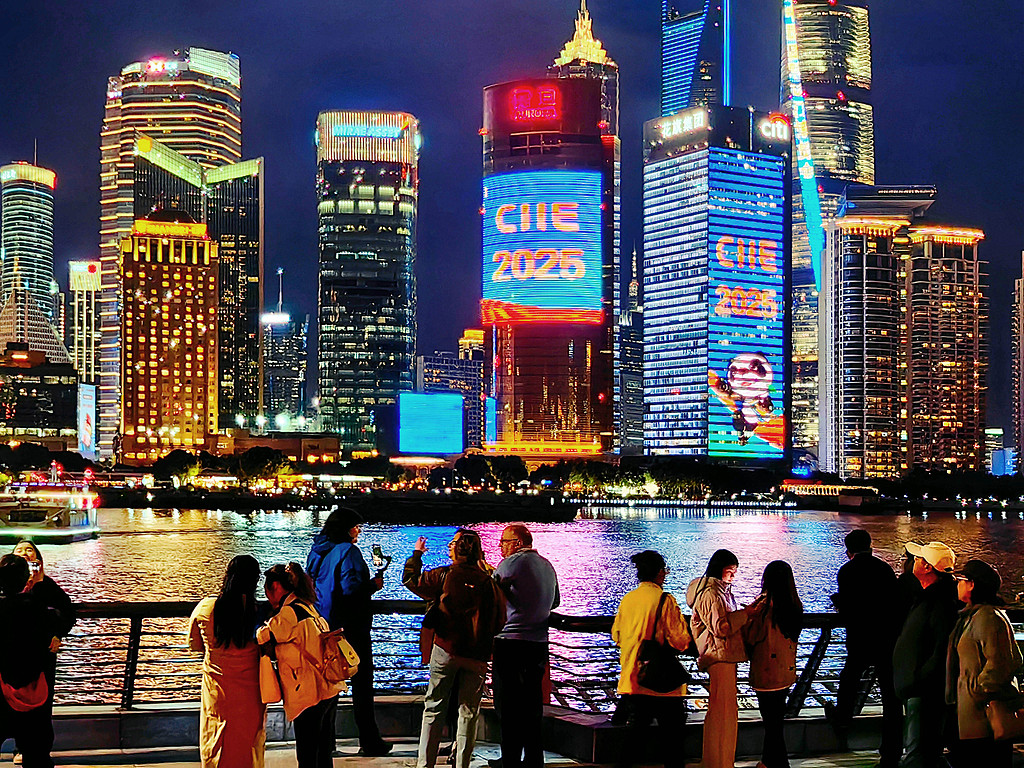 Li Qiang nimmt an Eröffnung der achten CIIE teil