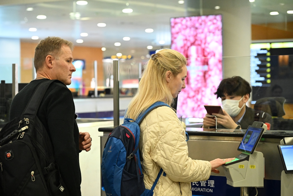 Shanghais Flughäfen vereinfachen die Sicherheitskontrollverfahren für Einreisende