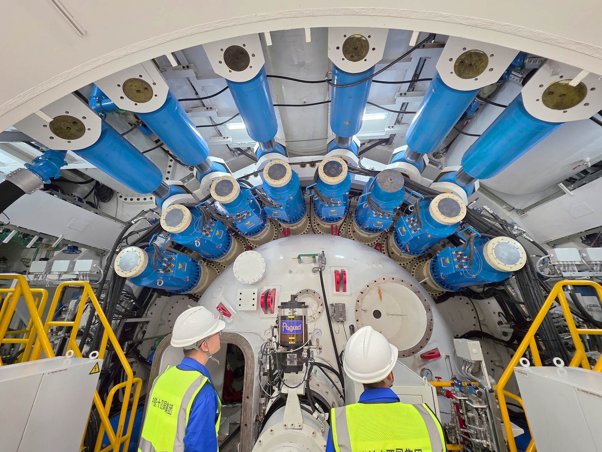 China baut Hochgeschwindigkeits-Bahntunnel 89 Meter unter dem Jangtse