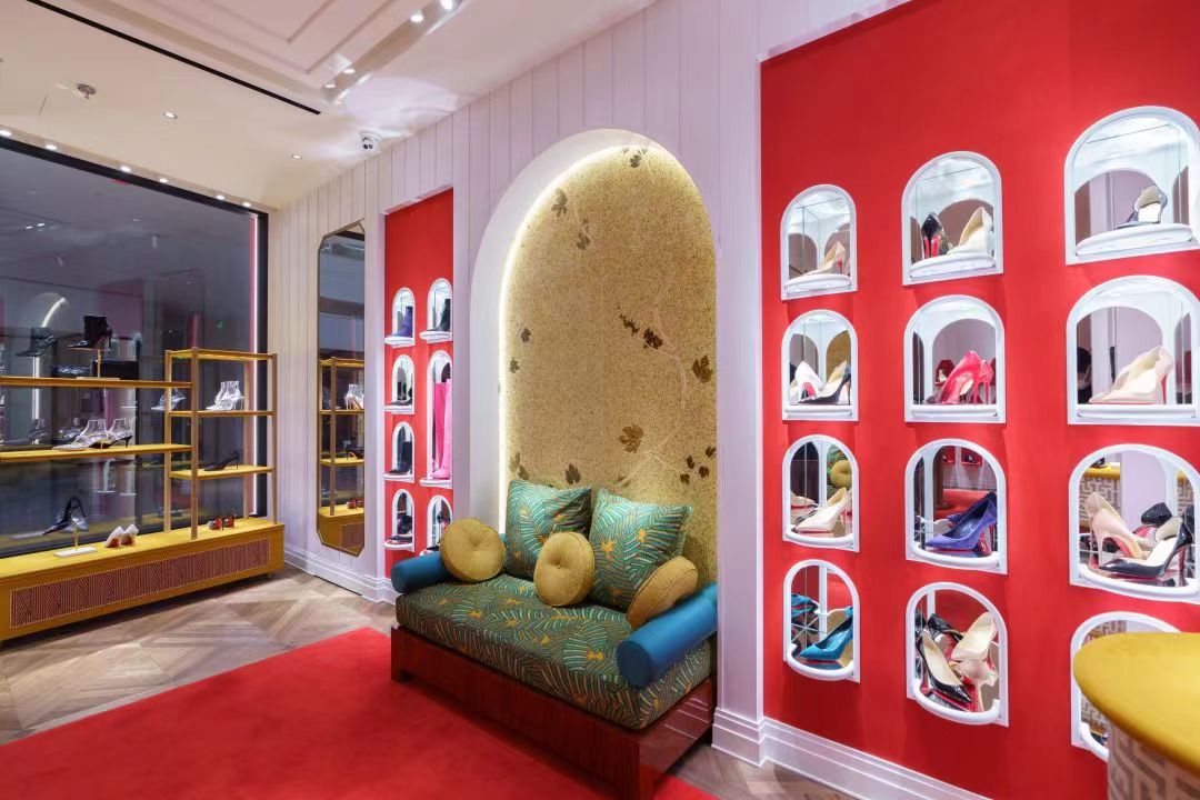 Christian Louboutin eröffnet seinen neuen globalen Flagship-Store in Shanghai