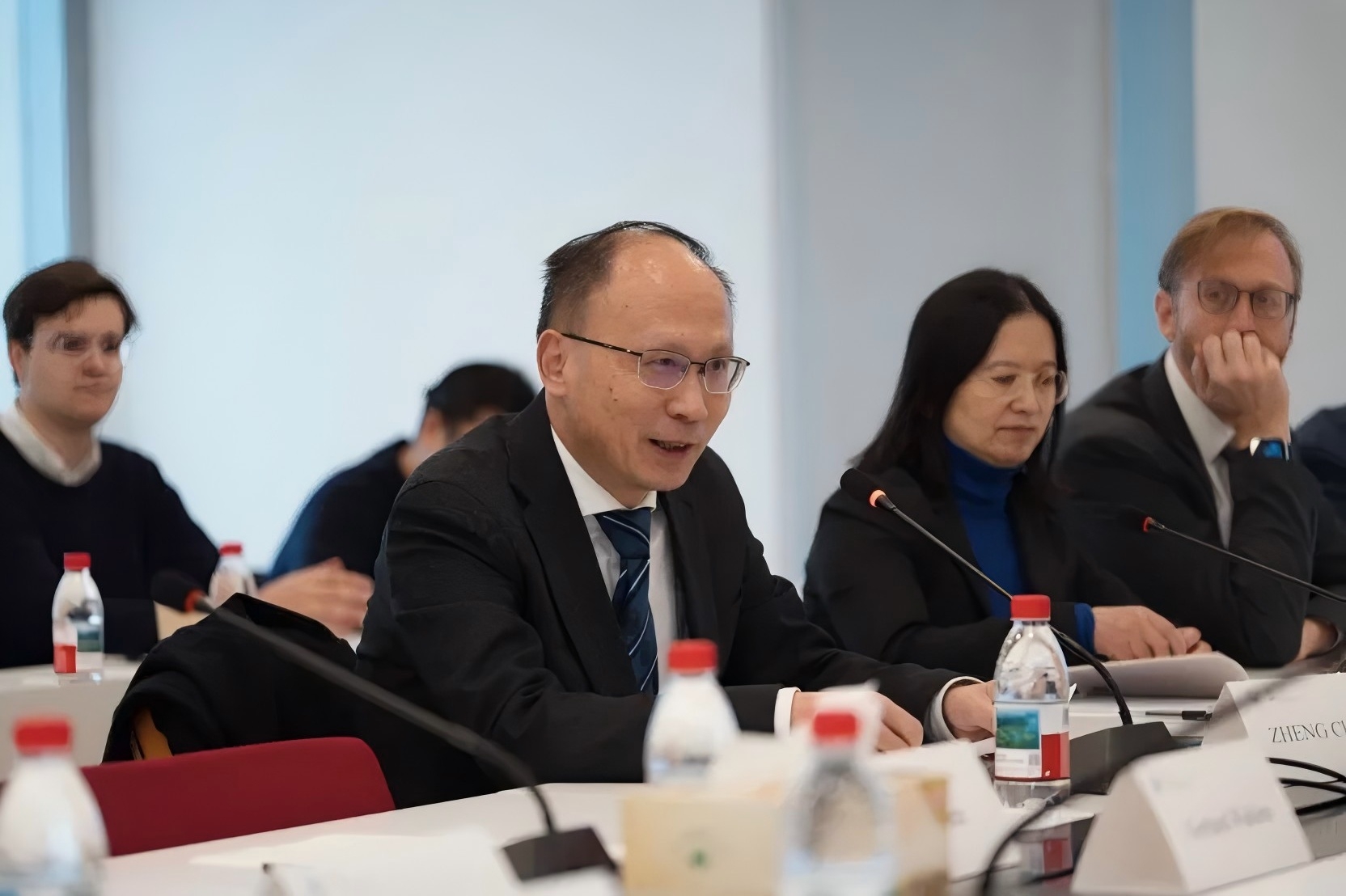 Ehemaliger deutscher Bundestagspräsident besucht Tongji-Universität