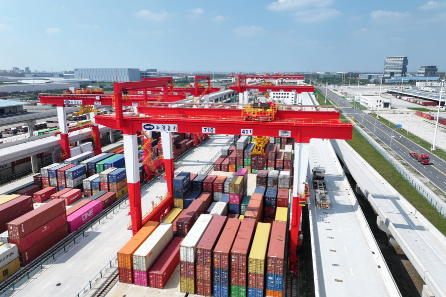 Shanghai: Weltweit führender Containerhafen