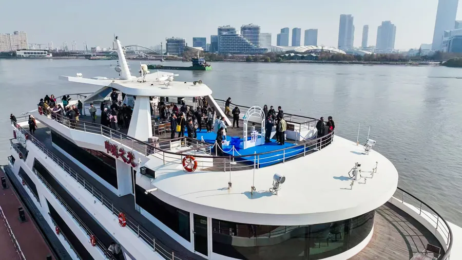 Eröffnungszeremonie des 10. Internationalen Poesiefestivals an der Xuhui-Uferpromenade