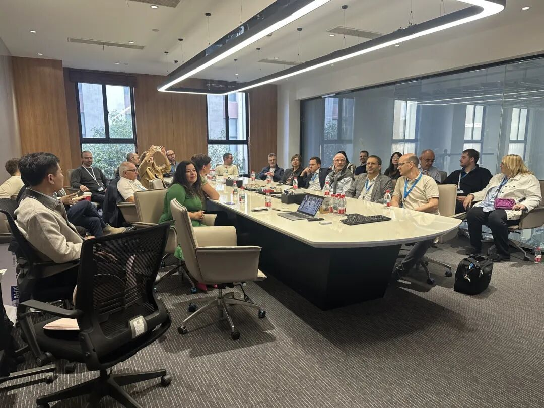 Deutsche Delegation aus Thüringen besucht Shanghais Stadtbezirk Baoshan